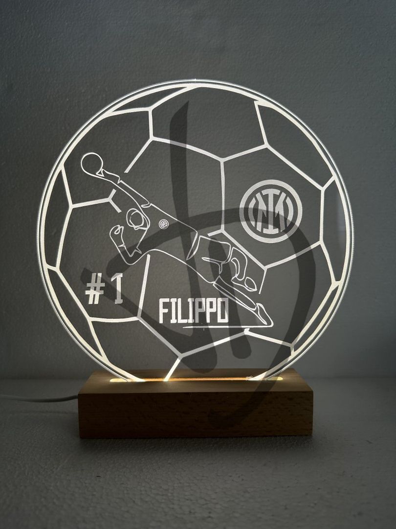 Maßgefertigte Produkte - Individuelle Lampen und Nachttischlampen - Dekorierte Acrylglaslampen mit personalisiertem Holzsockel - Plexiglas-Acryllampen mit Fußballtorwartgrafiken und Holzsockel