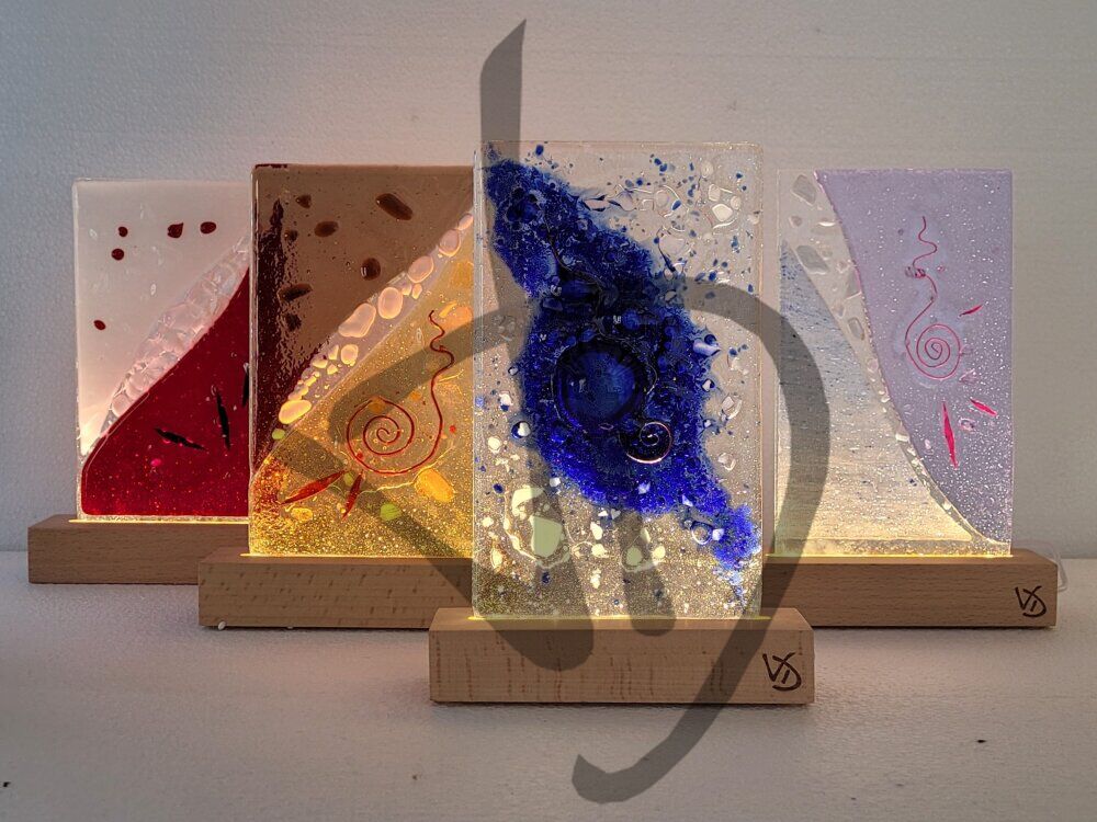 Maßgefertigte Produkte - Individuelle Lampen und Nachttischlampen - Murano-Fusing-Nachttischlampen mit personalisiertem Holzsockel - Lampenschirm aus verschmolzenem Muranoglas mit personalisiertem Holzsockel - 8