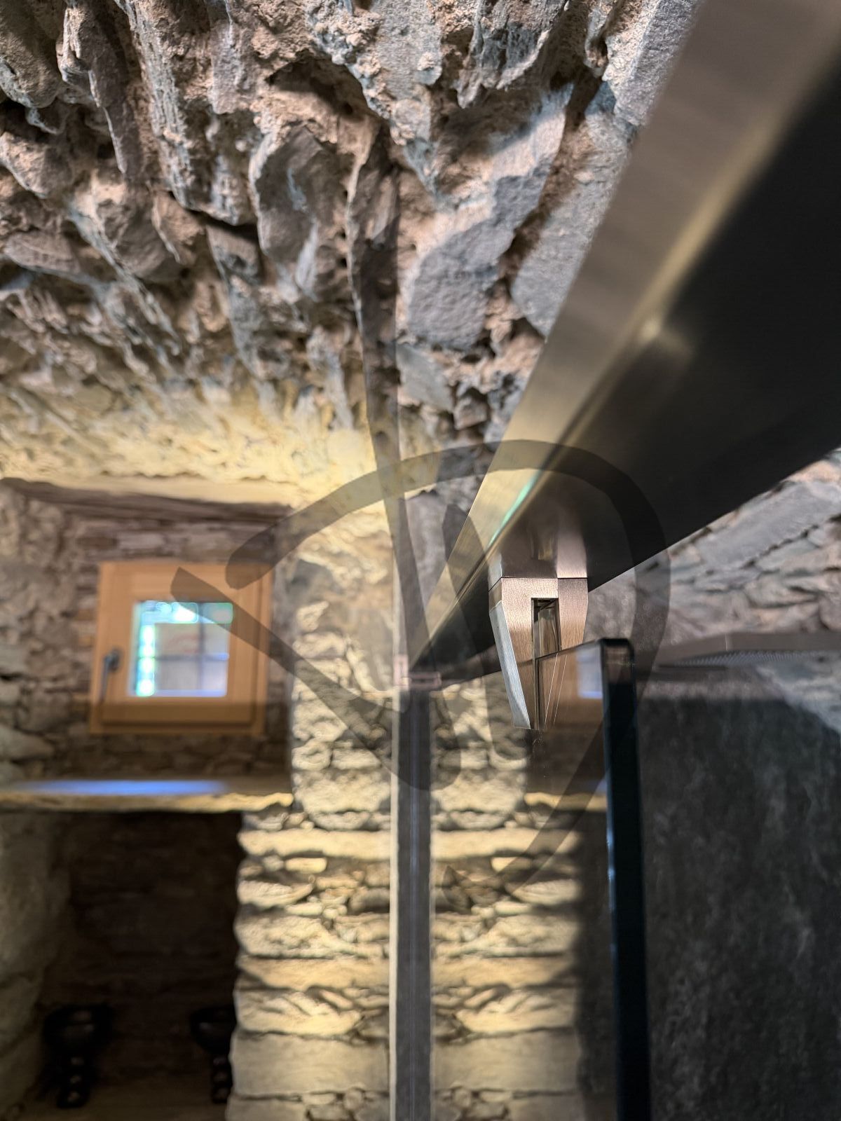 Dettaglio barra stabilizzatrice inox grezza per vetro fisso doccia 1 - Fixe