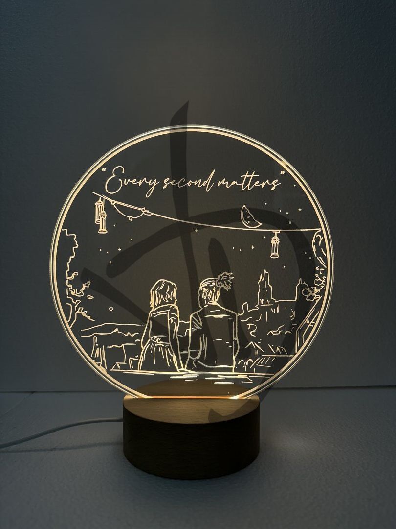 Lampes en acrylique plexiglas décorées de graphismes romantiques avec un piédestal en bois - Lampes en plexiglas acrylique décoré avec socle en bois personnalisé