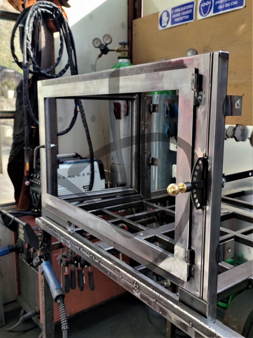 Produits sur mesure - Fermetures de cheminée - Angulaires - Fermer la cheminée