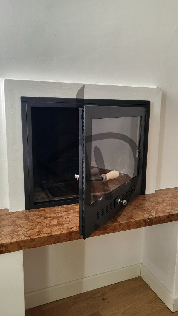 Produits sur mesure - Fermetures de cheminée - Linéaires - Fermeture de cheminée linéaire à 1 porte