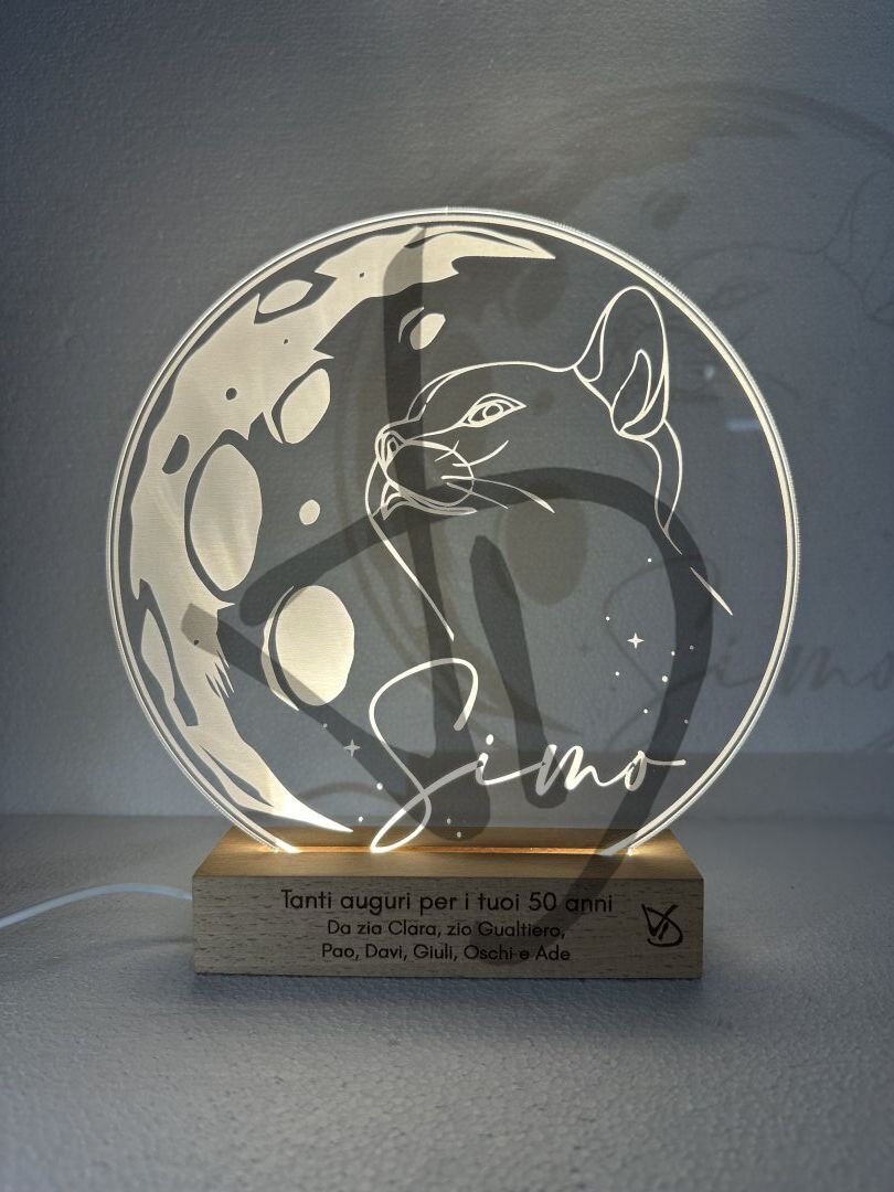 Produits sur mesure - Lampes et abat-jour sur mesure et personnalisés - Lampes en plexiglas acrylique décoré avec socle en bois personnalisé - Lampes en acrylique plexiglas décorées de graphiques de chat et de lune avec piédestal en bois
