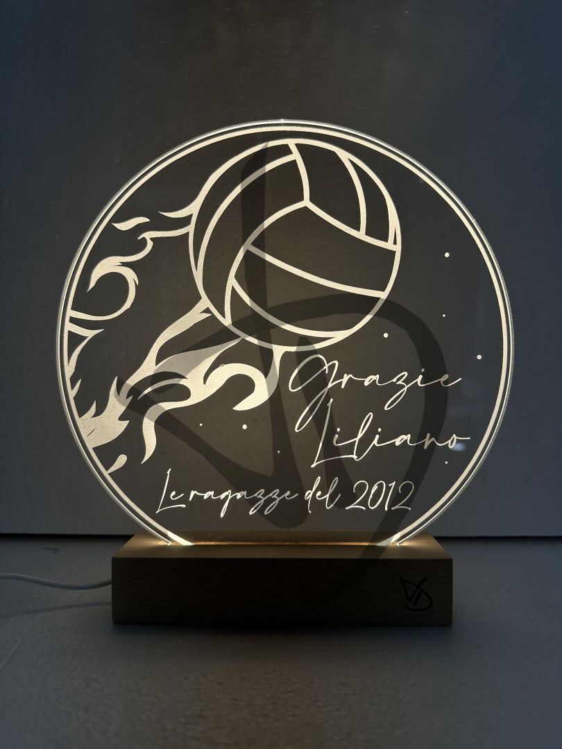 Produits sur mesure - Lampes et abat-jour sur mesure et personnalisés - Lampes en plexiglas acrylique décoré avec socle en bois personnalisé - Lampes en acrylique plexiglas décorées de graphiques pour remercier l&#39;entraîneur avec une base en bois