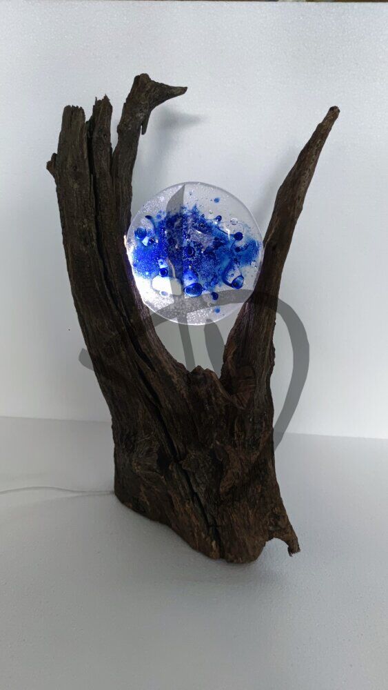 Produits sur mesure - Lampes et abat-jour sur mesure et personnalisés - Lampes en verre fusionné de Murano design - Lampes design en verre de Murano fusionné avec racines en bois et éclairage LED