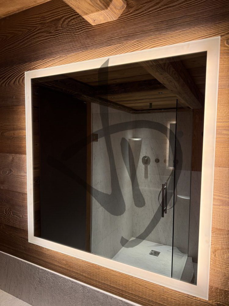 Produits sur mesure - Miroirs sur mesure - Miroirs LED rétroéclairés à suspendre - Avec cadre lumineux - Miroir tactile rétroéclairé à LED sur mesure avec cadre éclairé pour environnements rustiques 