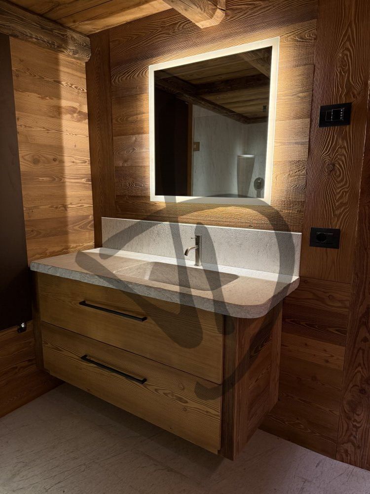 Produits sur mesure - Miroirs sur mesure - Miroirs LED rétroéclairés à suspendre - Avec cadre lumineux - Miroir tactile rétroéclairé LED sur mesure avec cadre éclairé pour environnements en bois 