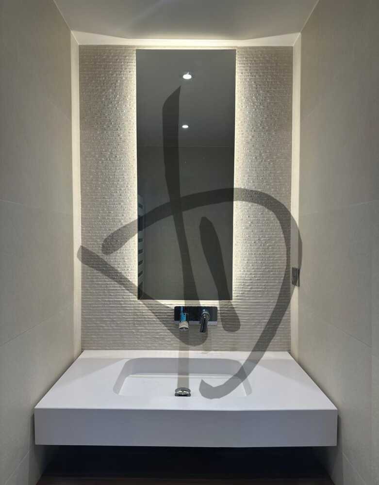Produits sur mesure - Miroirs sur mesure - Miroirs LED rétroéclairés à suspendre - Non décorés - Miroirs LED rétroéclairés personnalisés