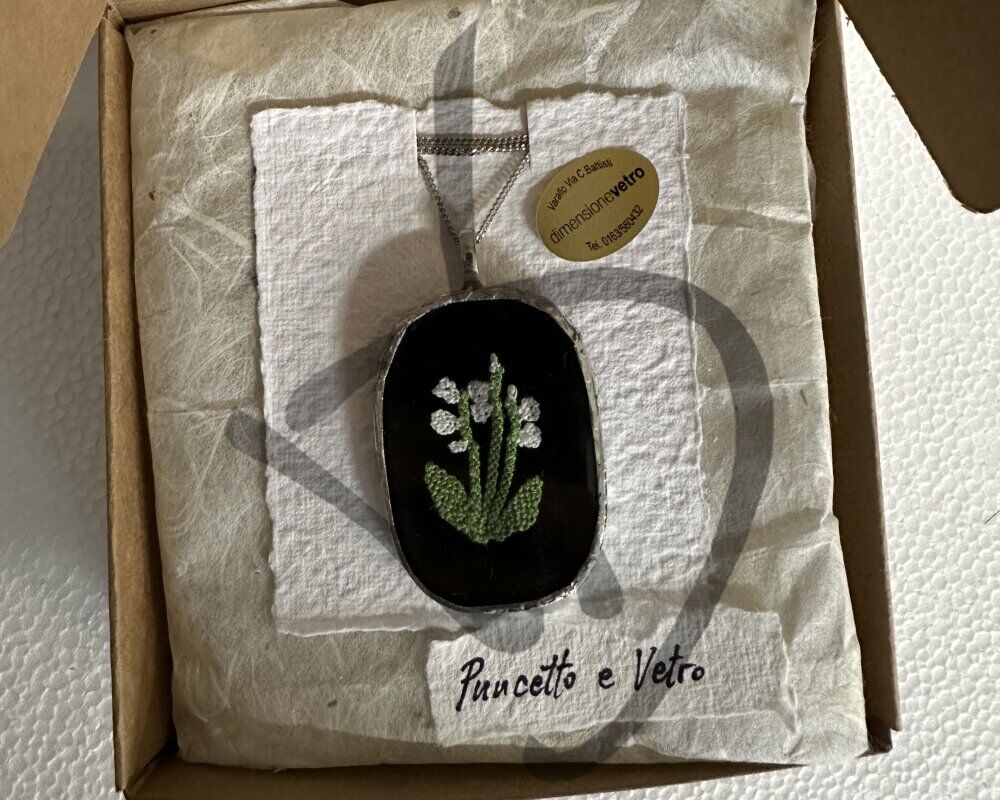 Produits sur mesure - Objets artistiques – Idées cadeau - Pendentifs en verre et poinçon - Pendentifs en verre avec insert poinçonné valsésien fait main - 2