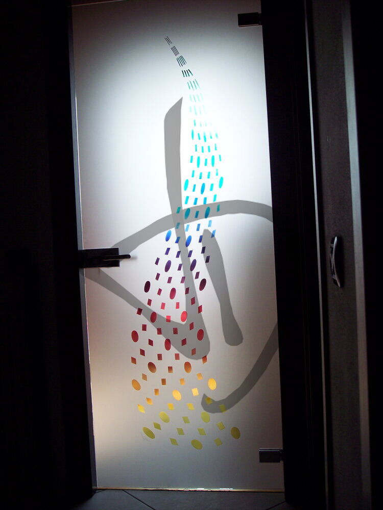 Produits sur mesure - Portes en verre sur mesure - Portes battantes - Porte battante en verre satiné sur mesure avec décor abstrait 2