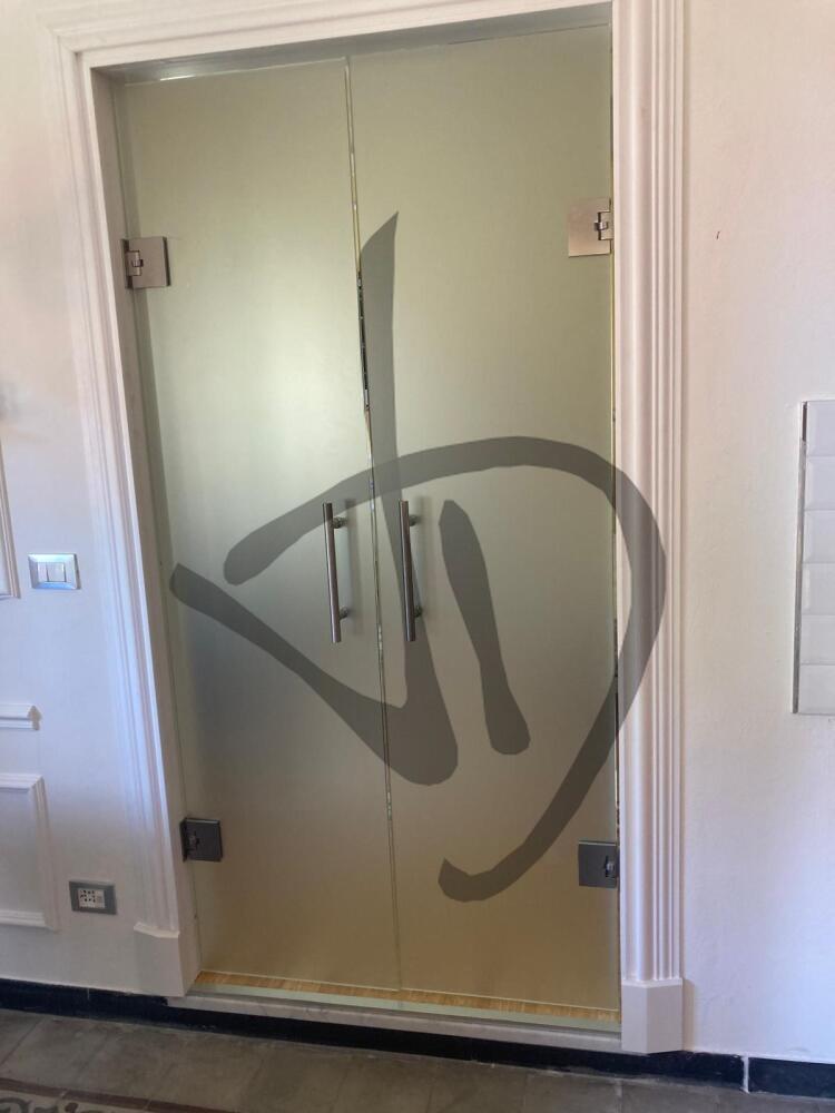 Produits sur mesure - Portes en verre sur mesure - Portes saloon - Porte de salon en verre satiné à double panneau sur mesure