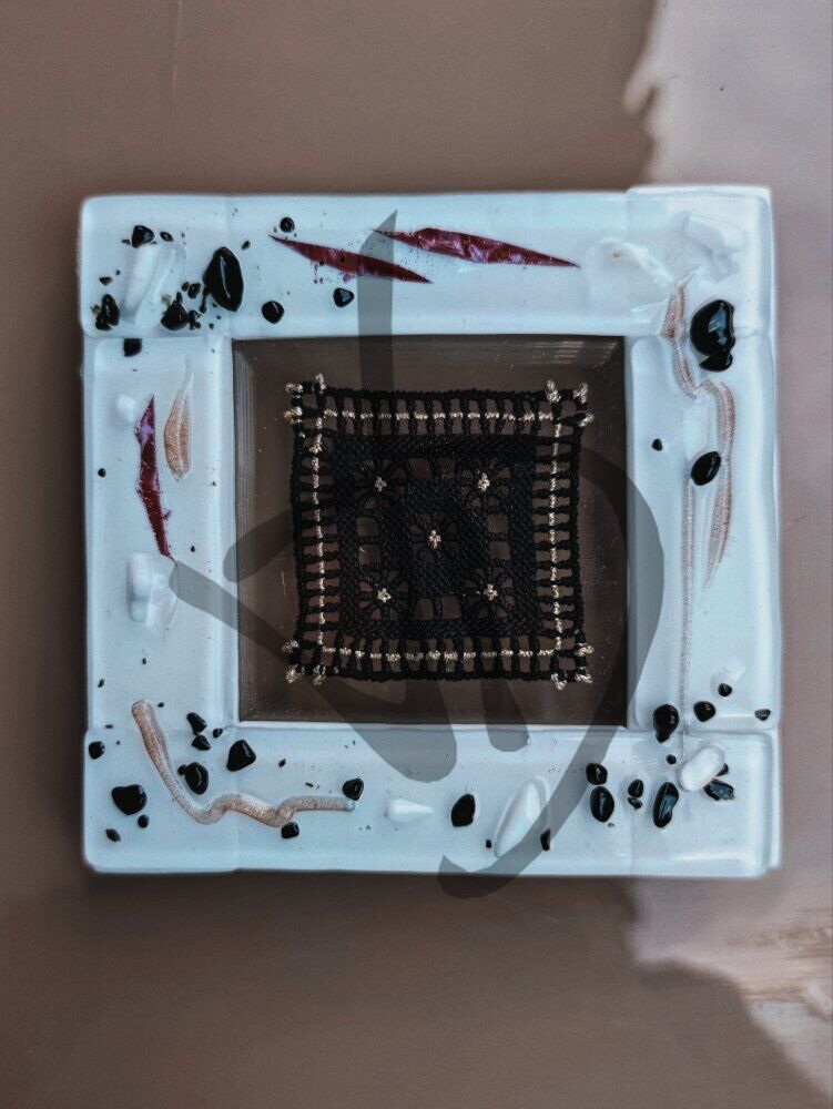 Prodotti su misura - Oggetti Artistici - Idee Regalo - Bomboniere - Bomboniere in vetro di Murano con inserto in puncetto valsesiano fatto a mano - 3