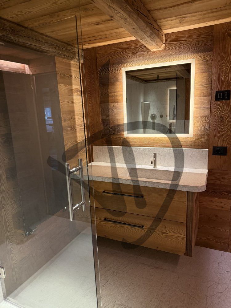 Prodotti su misura - Specchi su misura - Specchi led retroilluminati da appendere - Con cornice illuminata - Specchio touch su misura led retroilluminato con cornice illuminata per ambiente moderno 