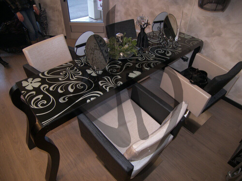 Prodotti su misura - Tavoli in vetro - Scrivanie in vetro - Piani per tavoli - Piani per scrivanie - Piani per tavoli - Piani per scrivanie